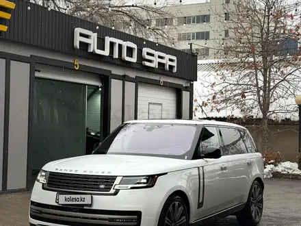 Land Rover Range Rover 2022 года за 72 000 000 тг. в Алматы – фото 3