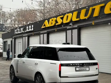 Land Rover Range Rover 2022 года за 72 000 000 тг. в Алматы – фото 6