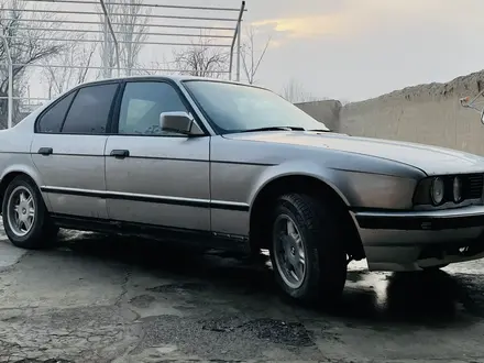 BMW 525 1990 года за 1 100 000 тг. в Туркестан – фото 2