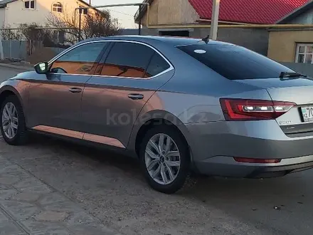 Skoda Superb 2018 года за 11 000 000 тг. в Аксай – фото 6