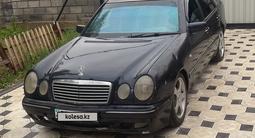 Mercedes-Benz E 220 1996 годаүшін1 800 000 тг. в Алматы