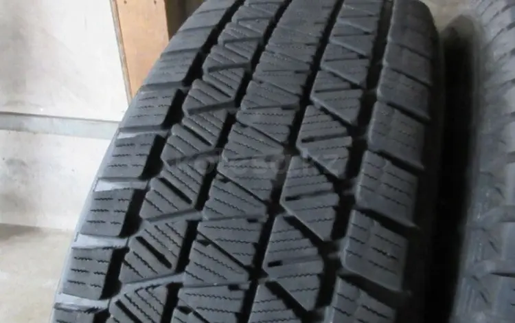 225 60 17 Bridgestone DMW — 3 зима липучка за 100 000 тг. в Алматы