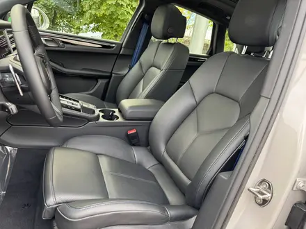 Porsche Macan 2025 года за 68 700 000 тг. в Алматы – фото 17