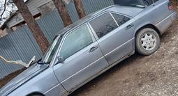 Mercedes-Benz E 200 1990 года за 1 100 000 тг. в Павлодар – фото 2