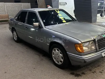 Mercedes-Benz E 230 1992 года за 1 750 000 тг. в Тараз – фото 4