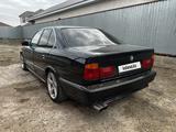 BMW 520 1991 года за 2 450 000 тг. в Атырау – фото 2