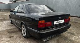 BMW 520 1991 года за 2 450 000 тг. в Атырау – фото 2