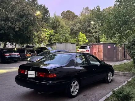 Toyota Camry 2000 года за 3 300 000 тг. в Алматы – фото 10