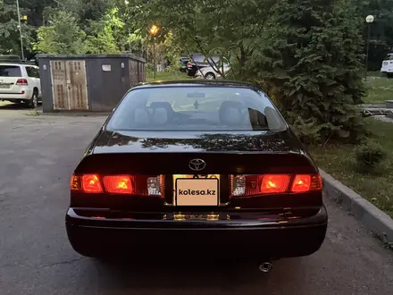 Toyota Camry 2000 года за 3 300 000 тг. в Алматы – фото 15