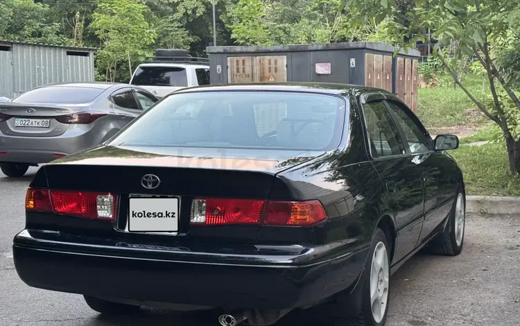Toyota Camry 2000 года за 3 300 000 тг. в Алматы