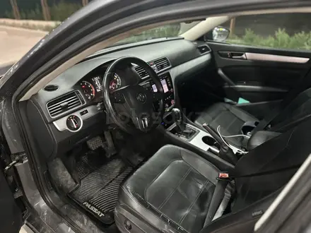 Volkswagen Passat 2012 года за 4 300 000 тг. в Атырау – фото 10