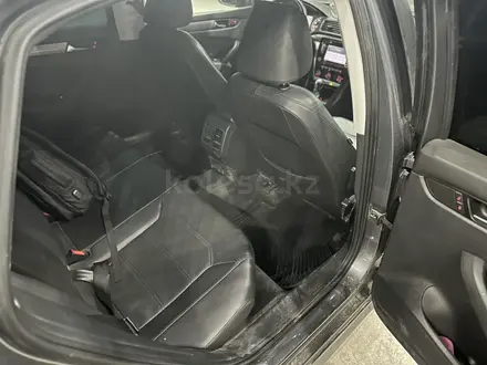 Volkswagen Passat 2012 года за 4 300 000 тг. в Атырау – фото 12