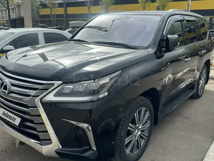 Lexus LX 570 2016 года за 41 500 000 тг. в Астана