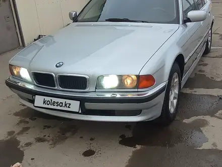 BMW 728 1997 года за 3 500 000 тг. в Жезказган