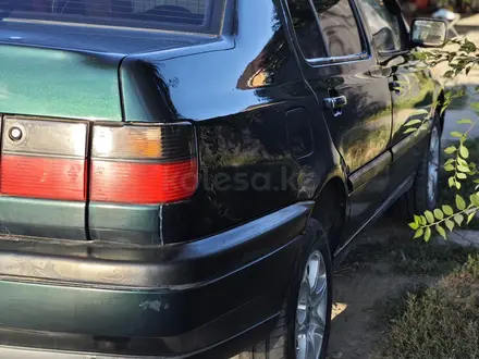 Volkswagen Vento 1997 года за 1 600 000 тг. в Уральск – фото 8