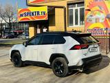 Toyota RAV4 2021 года за 16 500 000 тг. в Уральск – фото 4