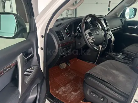 Toyota Land Cruiser 2013 года за 24 500 000 тг. в Актобе – фото 35