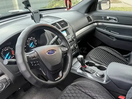 Ford Explorer 2018 годаүшін18 500 000 тг. в Кокшетау – фото 2