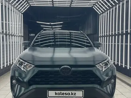 Toyota RAV4 2021 года за 22 000 000 тг. в Астана