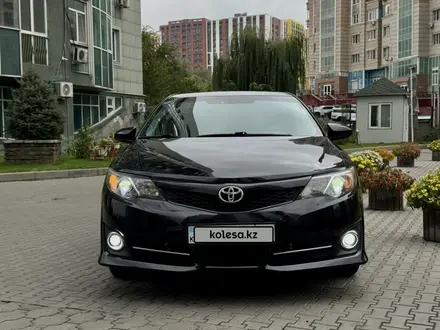 Toyota Camry 2014 года за 6 780 000 тг. в Алматы – фото 3