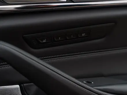 BMW M5 2018 года за 42 500 000 тг. в Астана – фото 34