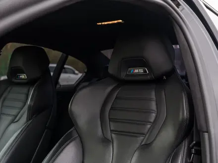 BMW M5 2018 года за 42 500 000 тг. в Астана – фото 37