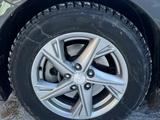 Диски от Хюндай Сонаты оригинальные диски с шинами! за 240 000 тг. в Астана – фото 2