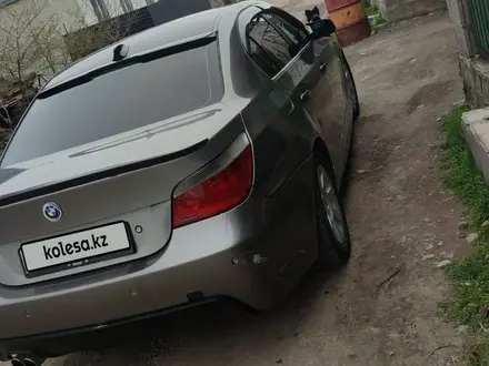 BMW 520 2004 года за 3 400 000 тг. в Есик – фото 6