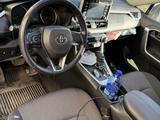 Toyota RAV4 2021 года за 15 500 000 тг. в Актобе – фото 4