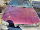 Toyota Carina E 1998 года за 900 000 тг. в Аксу