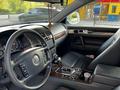 Volkswagen Touareg 2007 годаfor8 000 000 тг. в Алматы – фото 4