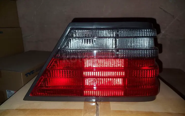Новые задние фонари (дубликат TYC) на Mercedes-Benz E124 за 15 000 тг. в Алматы