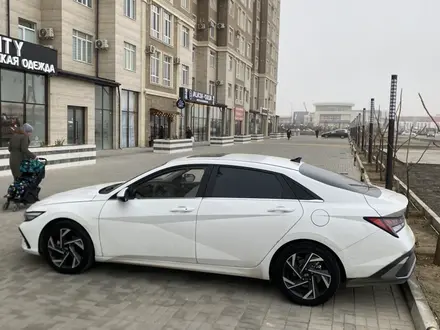 Hyundai Elantra 2024 года за 9 200 000 тг. в Актау – фото 3