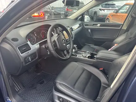 Volkswagen Touareg 2011 года за 9 300 000 тг. в Алматы – фото 3