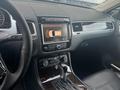 Volkswagen Touareg 2011 года за 9 300 000 тг. в Алматы – фото 7