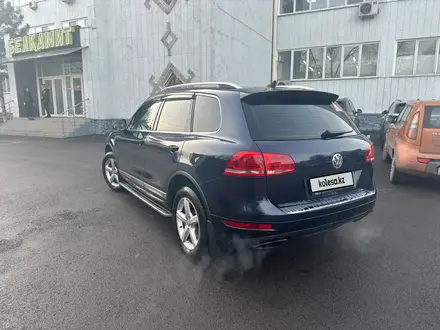 Volkswagen Touareg 2011 года за 9 300 000 тг. в Алматы – фото 8