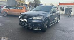 Volkswagen Touareg 2011 года за 9 900 000 тг. в Алматы – фото 2