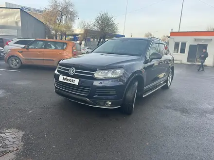 Volkswagen Touareg 2011 года за 9 300 000 тг. в Алматы