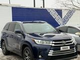 Toyota Highlander 2016 года за 12 500 000 тг. в Атырау – фото 2