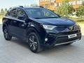 Toyota RAV4 2017 года за 9 200 000 тг. в Актобе – фото 2