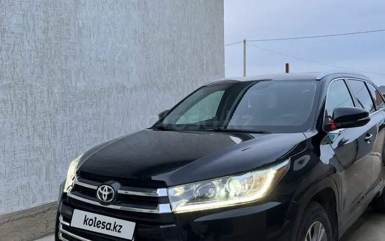 Toyota Highlander 2015 года за 16 800 000 тг. в Атырау