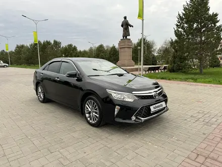 Toyota Camry 2017 года за 13 500 000 тг. в Алматы – фото 2