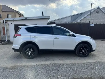 Toyota RAV4 2019 года за 14 000 000 тг. в Актобе – фото 6
