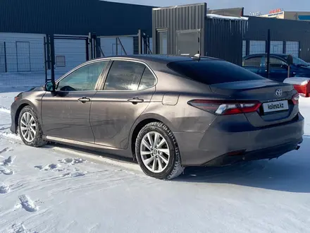 Toyota Camry 2021 года за 8 988 750 тг. в Астана – фото 4