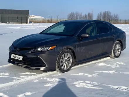 Toyota Camry 2021 года за 8 988 750 тг. в Астана – фото 5
