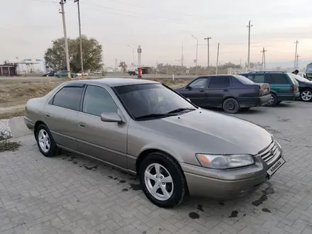 Toyota Camry 1999 года за 3 400 000 тг. в Тараз – фото 2