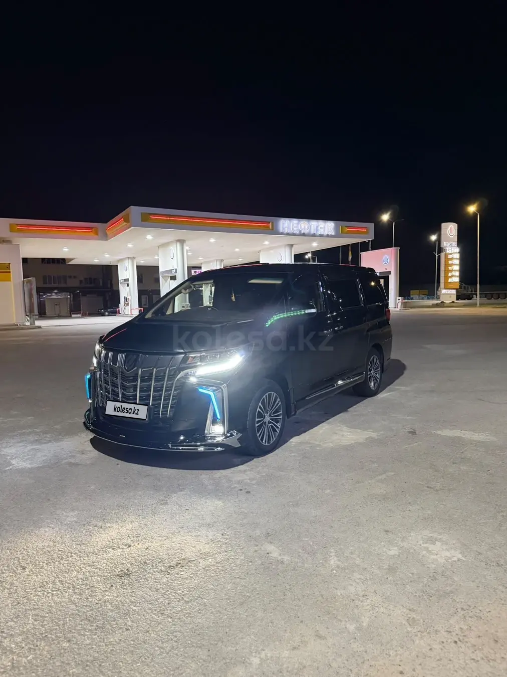 Toyota Alphard, 2008
