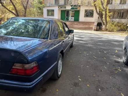 Mercedes-Benz E 200 1995 года за 1 400 000 тг. в Караганда – фото 28