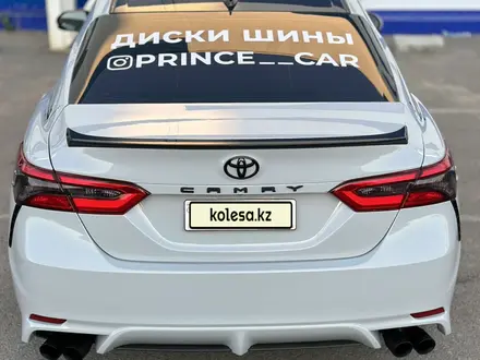 Toyota Camry 2019 года за 9 850 000 тг. в Атырау – фото 13