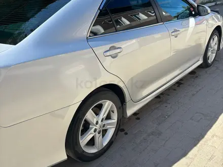 Toyota Camry 2014 года за 7 100 000 тг. в Усть-Каменогорск – фото 2